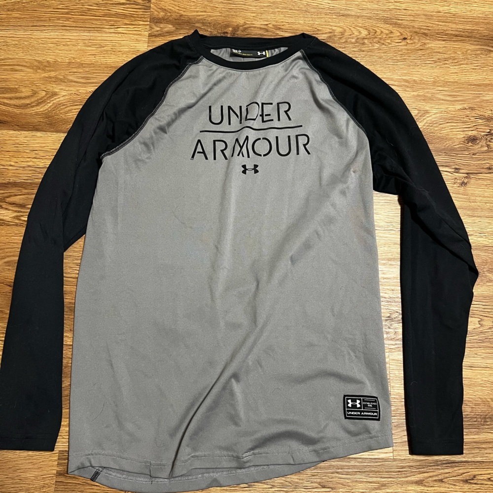 Under Armour Men's Black and Gray Long Sleeve Drifit Tee